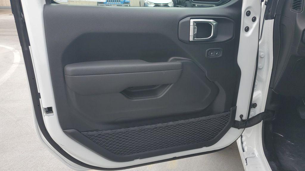 new 2025 Jeep Wrangler car, priced at $37,676