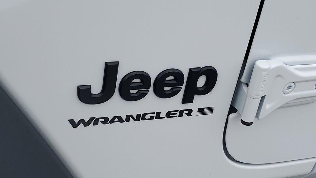 new 2025 Jeep Wrangler car, priced at $37,676