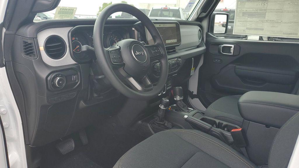 new 2025 Jeep Wrangler car, priced at $37,676