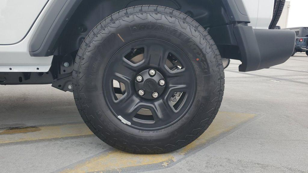 new 2025 Jeep Wrangler car, priced at $37,676