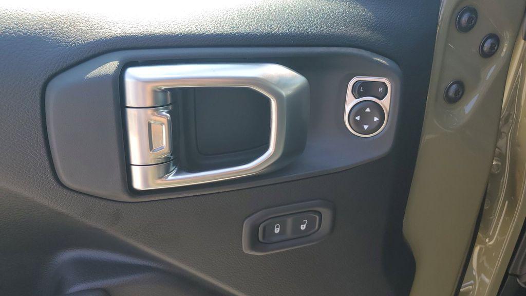 new 2025 Jeep Wrangler car, priced at $44,148