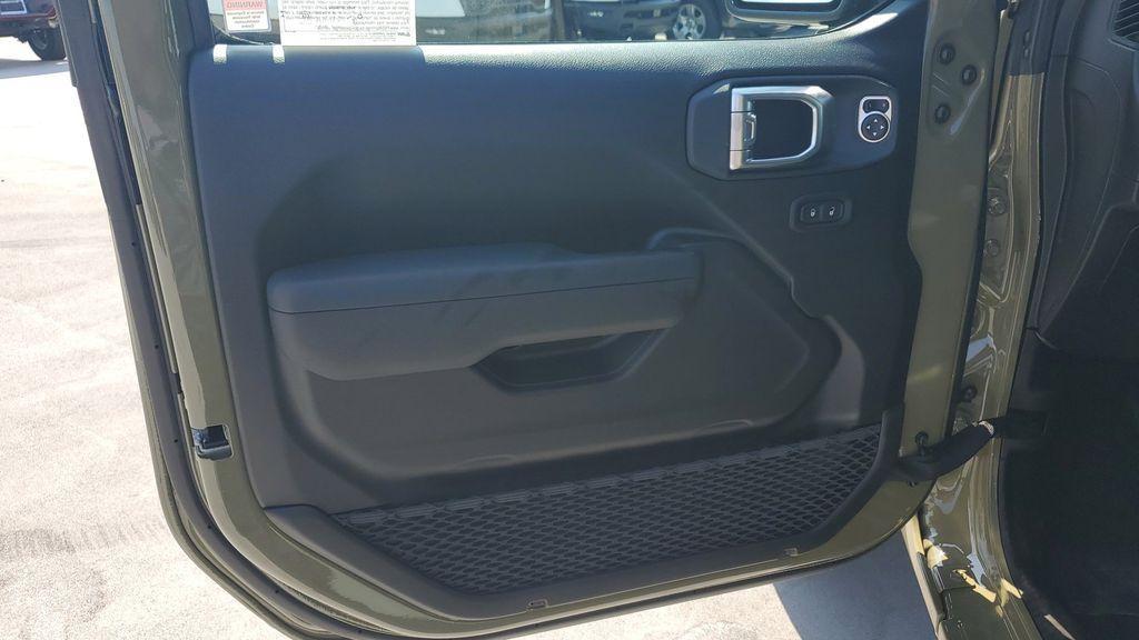 new 2025 Jeep Wrangler car, priced at $44,148