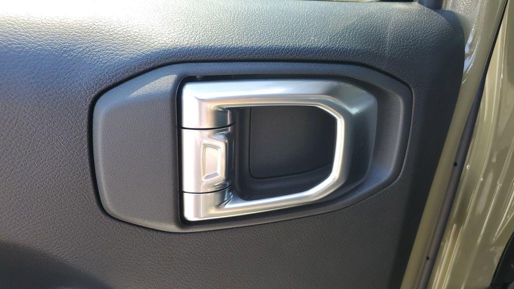 new 2025 Jeep Wrangler car, priced at $44,148