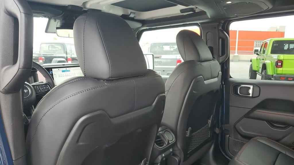 new 2025 Jeep Gladiator car, priced at $53,995