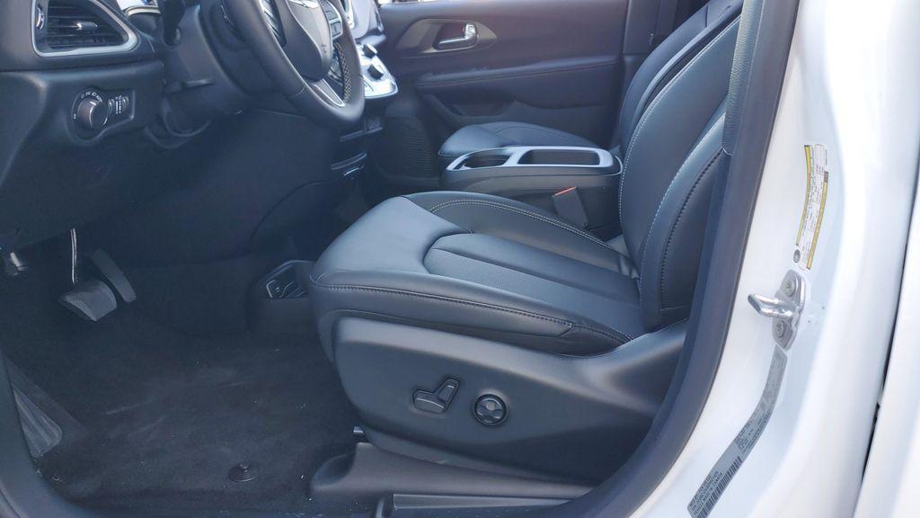 new 2025 Chrysler Voyager car, priced at $37,995