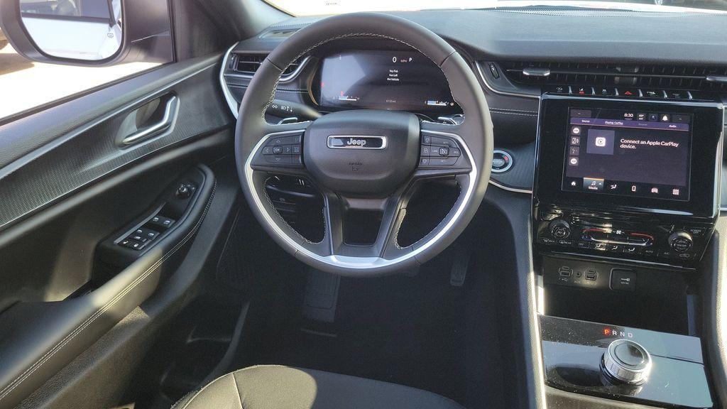 used 2025 Jeep Grand Cherokee car, priced at $32,619