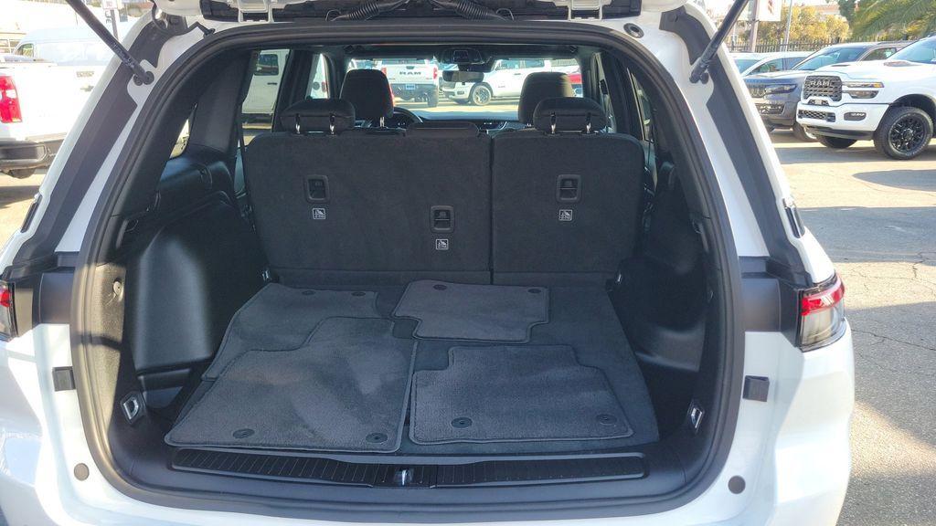 used 2025 Jeep Grand Cherokee car, priced at $32,619