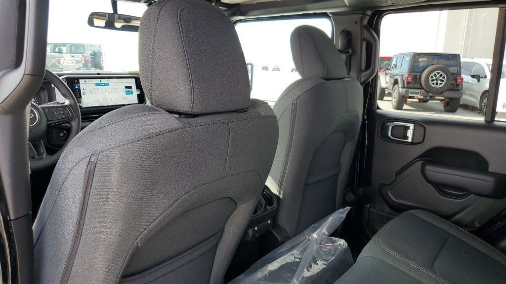 new 2025 Jeep Gladiator car, priced at $39,385