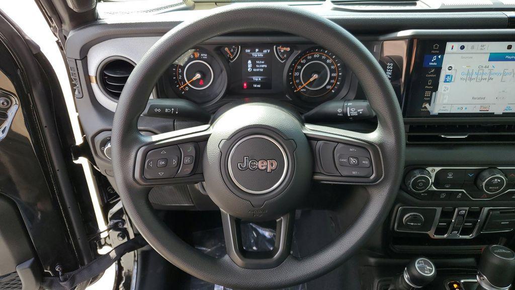 new 2025 Jeep Gladiator car, priced at $39,385