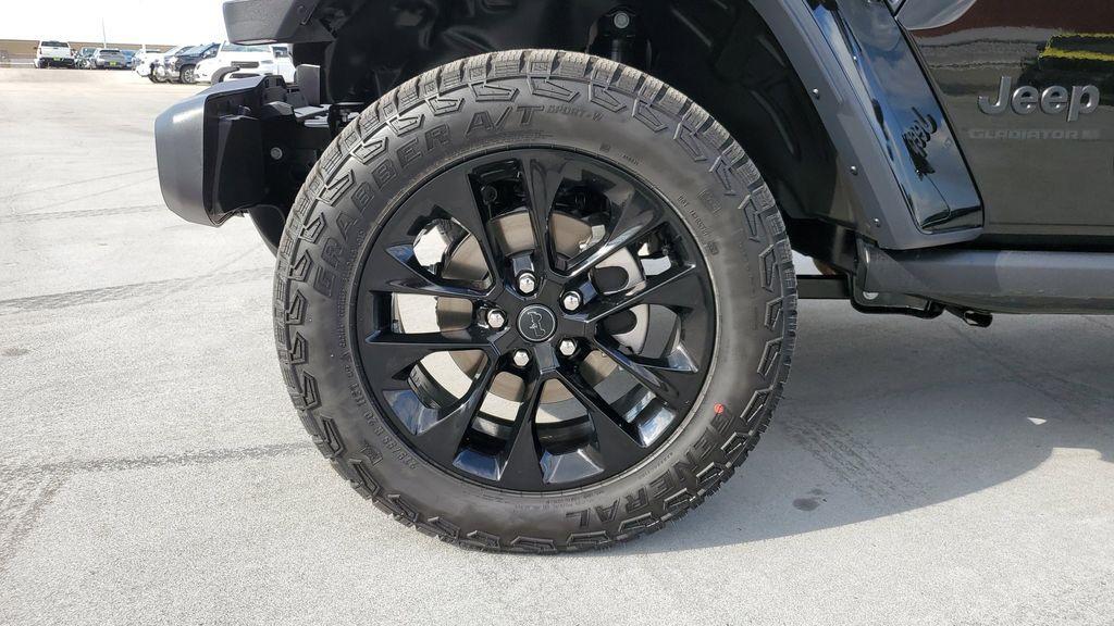 new 2025 Jeep Gladiator car, priced at $39,385