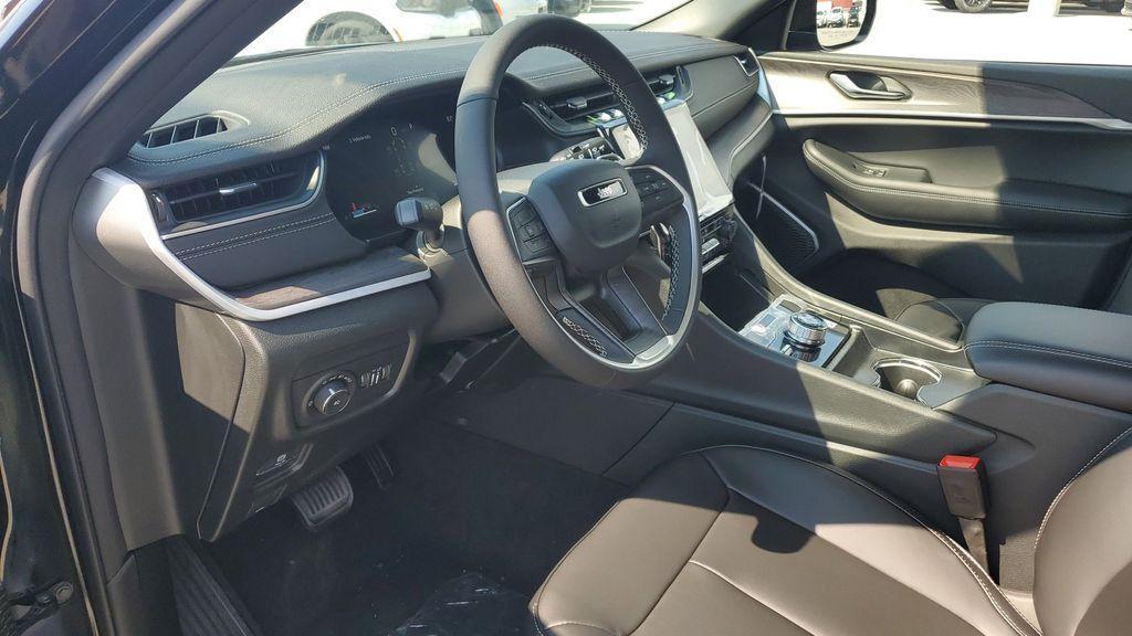 new 2025 Jeep Grand Cherokee L car, priced at $50,172