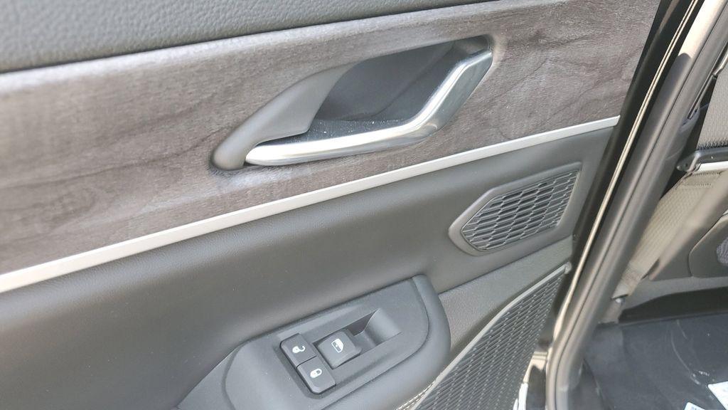 new 2025 Jeep Grand Cherokee L car, priced at $50,172