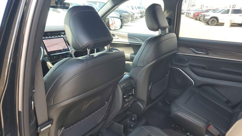new 2025 Jeep Grand Cherokee L car, priced at $50,172