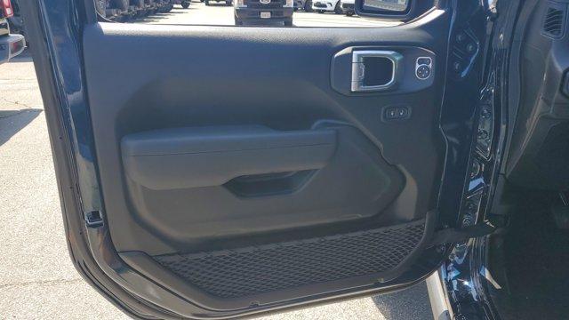 new 2025 Jeep Gladiator car, priced at $46,335