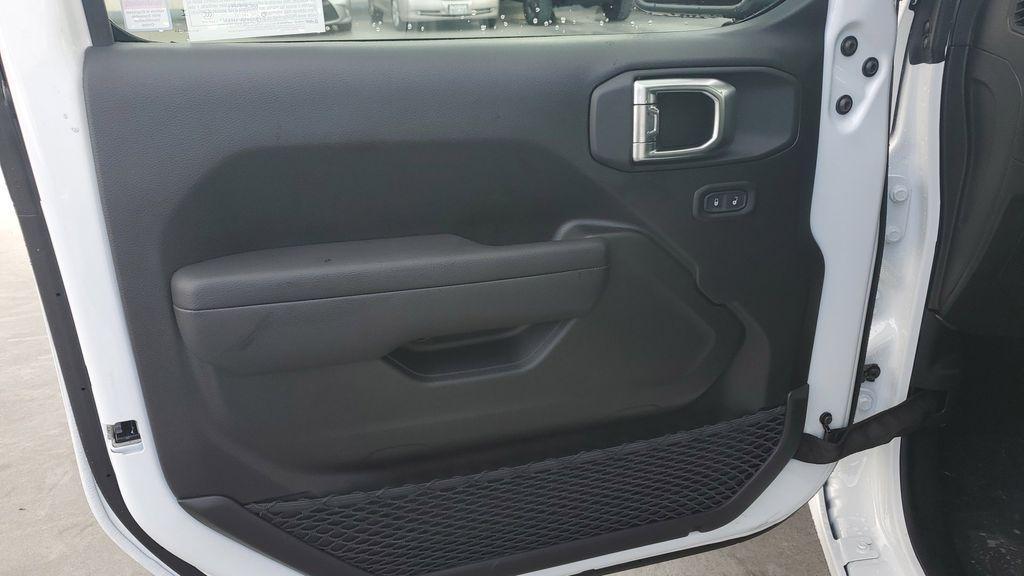 new 2025 Jeep Wrangler car, priced at $37,676