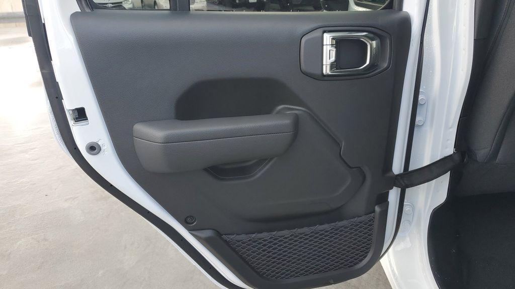 new 2025 Jeep Wrangler car, priced at $37,676