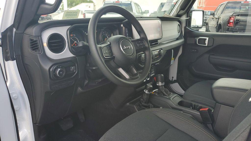 new 2025 Jeep Wrangler car, priced at $37,676