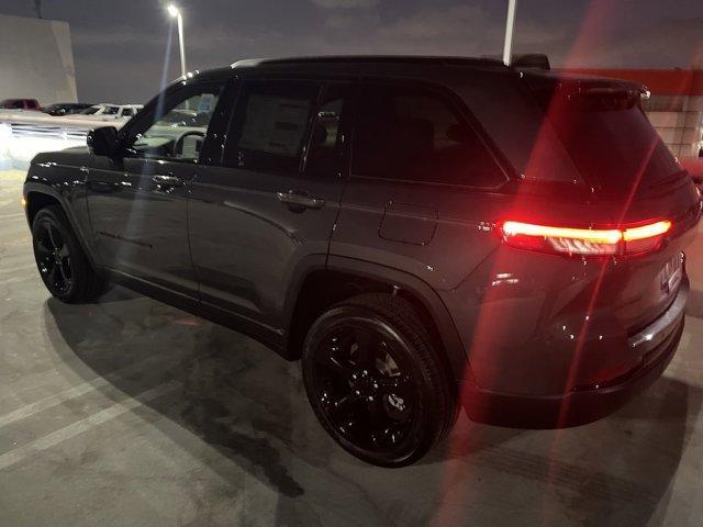 new 2024 Jeep Grand Cherokee car, priced at $44,675