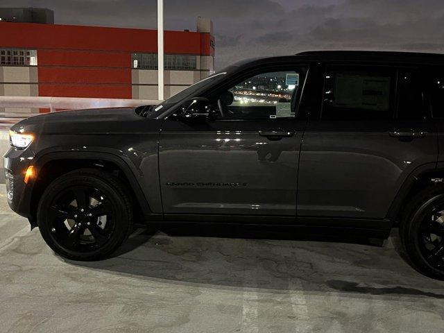 new 2024 Jeep Grand Cherokee car, priced at $47,175