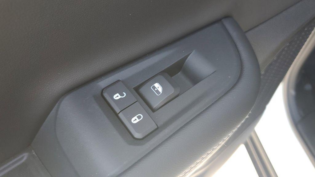 new 2025 Jeep Grand Cherokee car, priced at $50,220