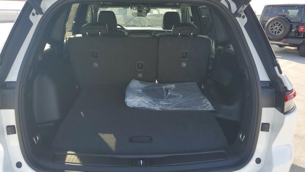 new 2025 Jeep Grand Cherokee car, priced at $50,220