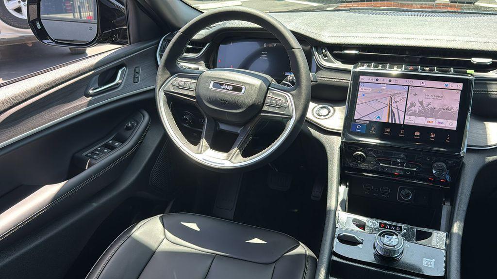 new 2025 Jeep Grand Cherokee L car, priced at $45,672
