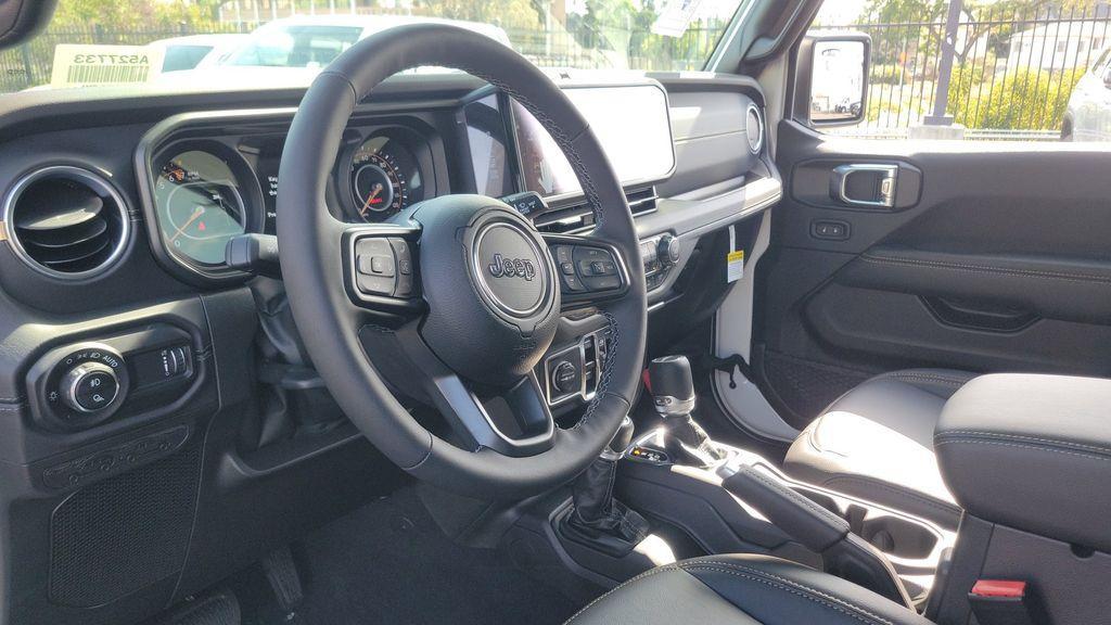 new 2025 Jeep Gladiator car, priced at $47,470