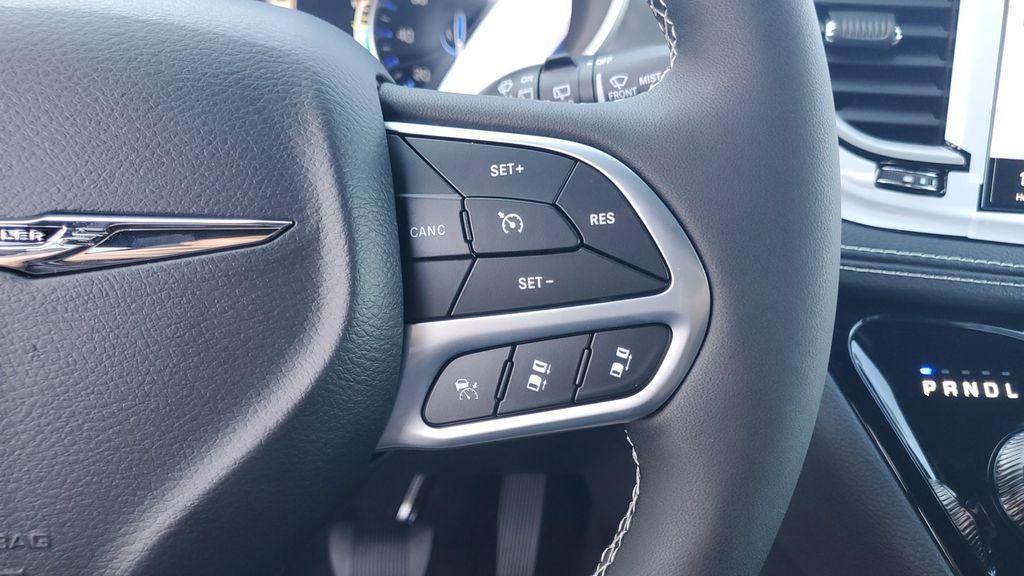 new 2025 Chrysler Pacifica car, priced at $40,995