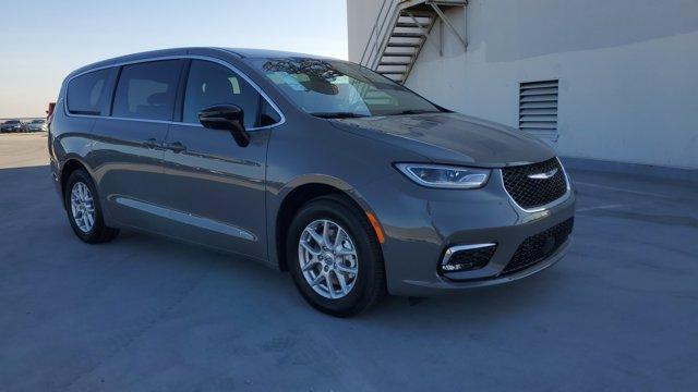 new 2025 Chrysler Pacifica car, priced at $45,920