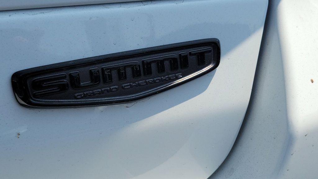 new 2025 Jeep Grand Cherokee car, priced at $62,589
