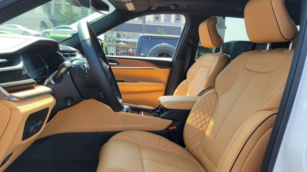 new 2025 Jeep Grand Cherokee car, priced at $62,589