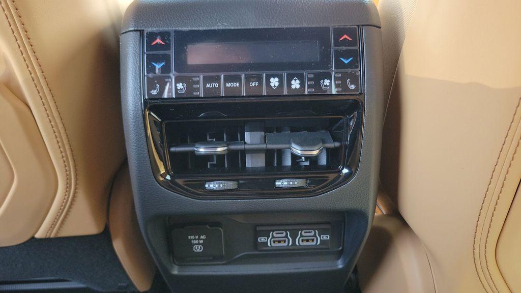 new 2025 Jeep Grand Cherokee car, priced at $62,589