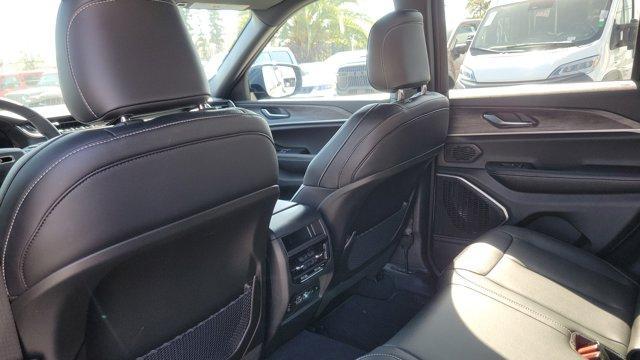 new 2025 Jeep Grand Cherokee car, priced at $55,305