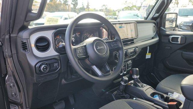new 2025 Jeep Gladiator car, priced at $46,035