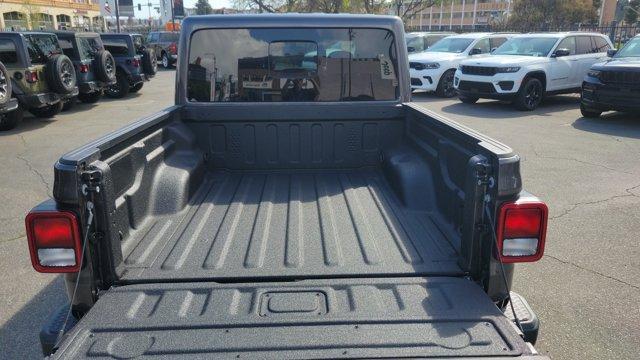 new 2025 Jeep Gladiator car, priced at $46,035
