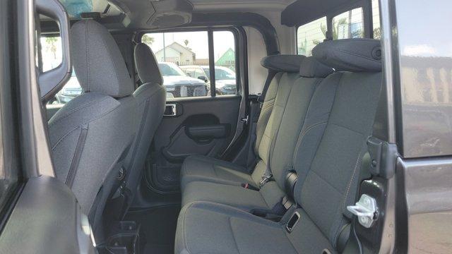 new 2025 Jeep Gladiator car, priced at $46,035