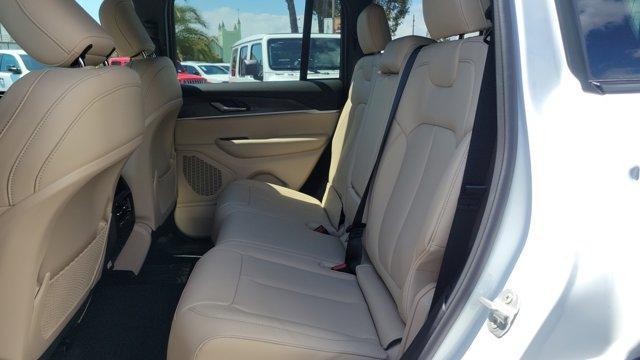 new 2025 Jeep Grand Cherokee car, priced at $49,415
