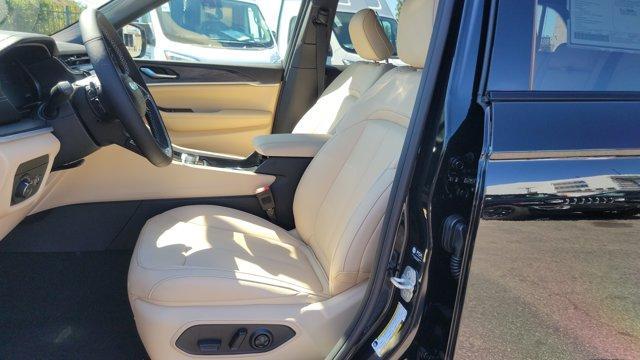 new 2025 Jeep Grand Cherokee car, priced at $50,010