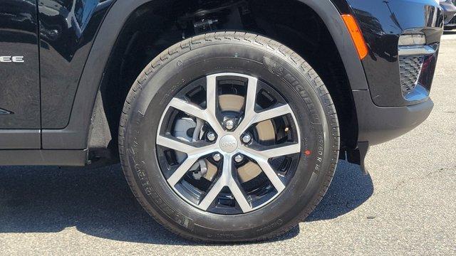 new 2025 Jeep Grand Cherokee car, priced at $50,010