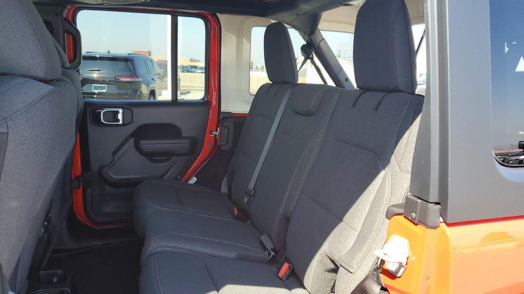 new 2025 Jeep Wrangler car, priced at $46,148
