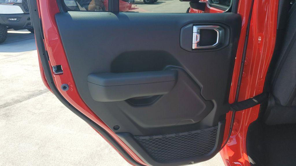 new 2025 Jeep Wrangler car, priced at $46,148