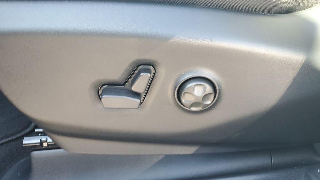 new 2026 Chrysler Pacifica car, priced at $43,185