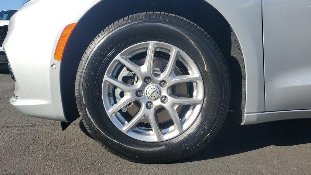 new 2026 Chrysler Pacifica car, priced at $43,185