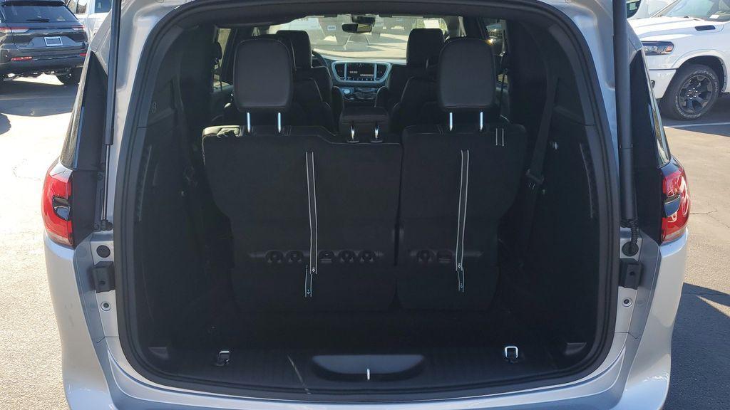 new 2026 Chrysler Pacifica car, priced at $43,185