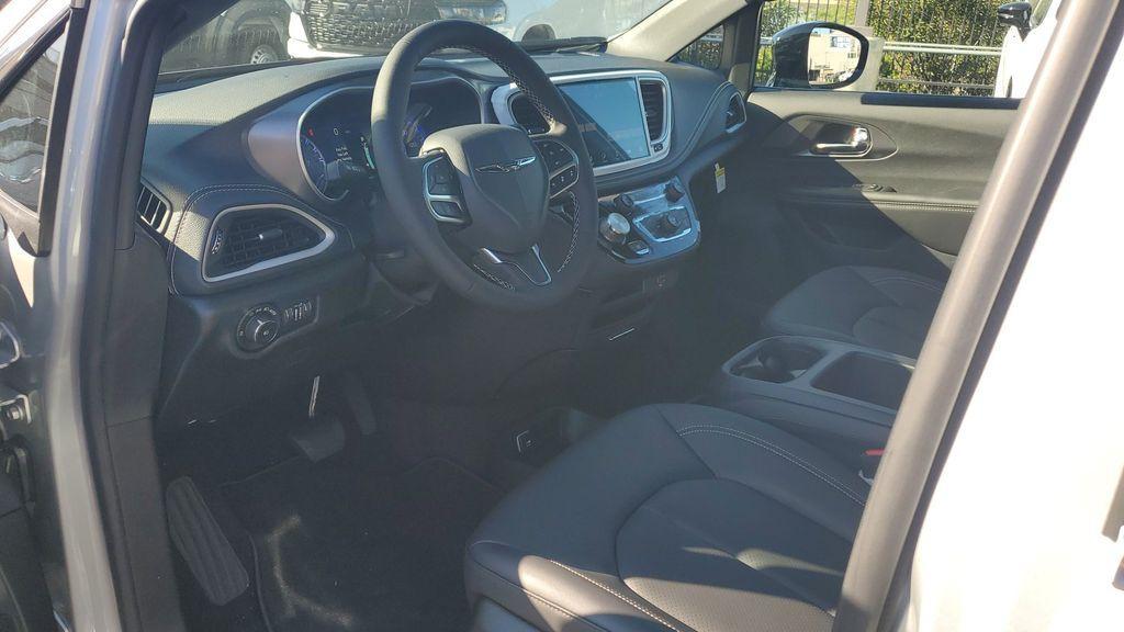 new 2026 Chrysler Pacifica car, priced at $43,185