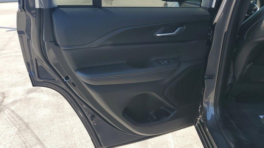 new 2025 Jeep Grand Cherokee car, priced at $41,125