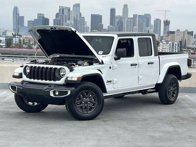 new 2024 Jeep Gladiator car, priced at $45,235