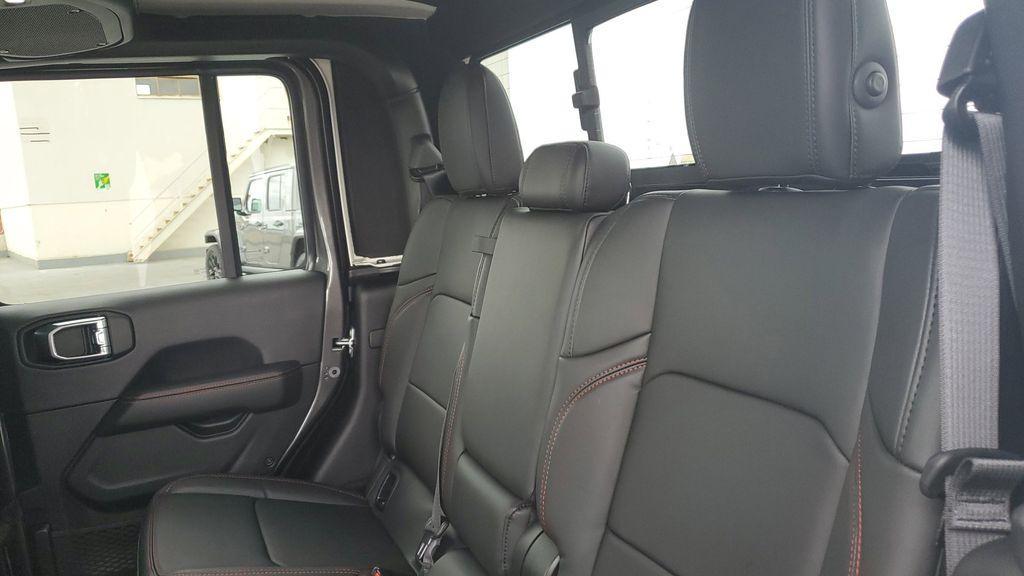 new 2025 Jeep Gladiator car, priced at $53,995