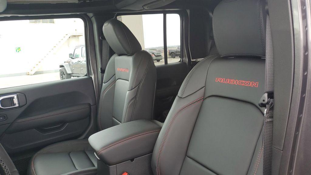 new 2025 Jeep Gladiator car, priced at $53,995
