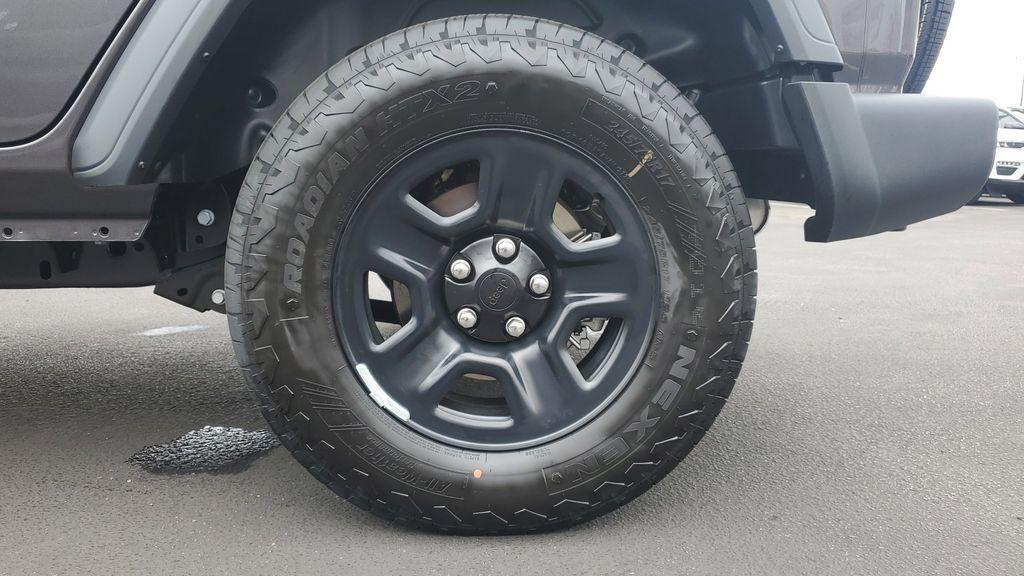 new 2025 Jeep Wrangler car, priced at $40,212